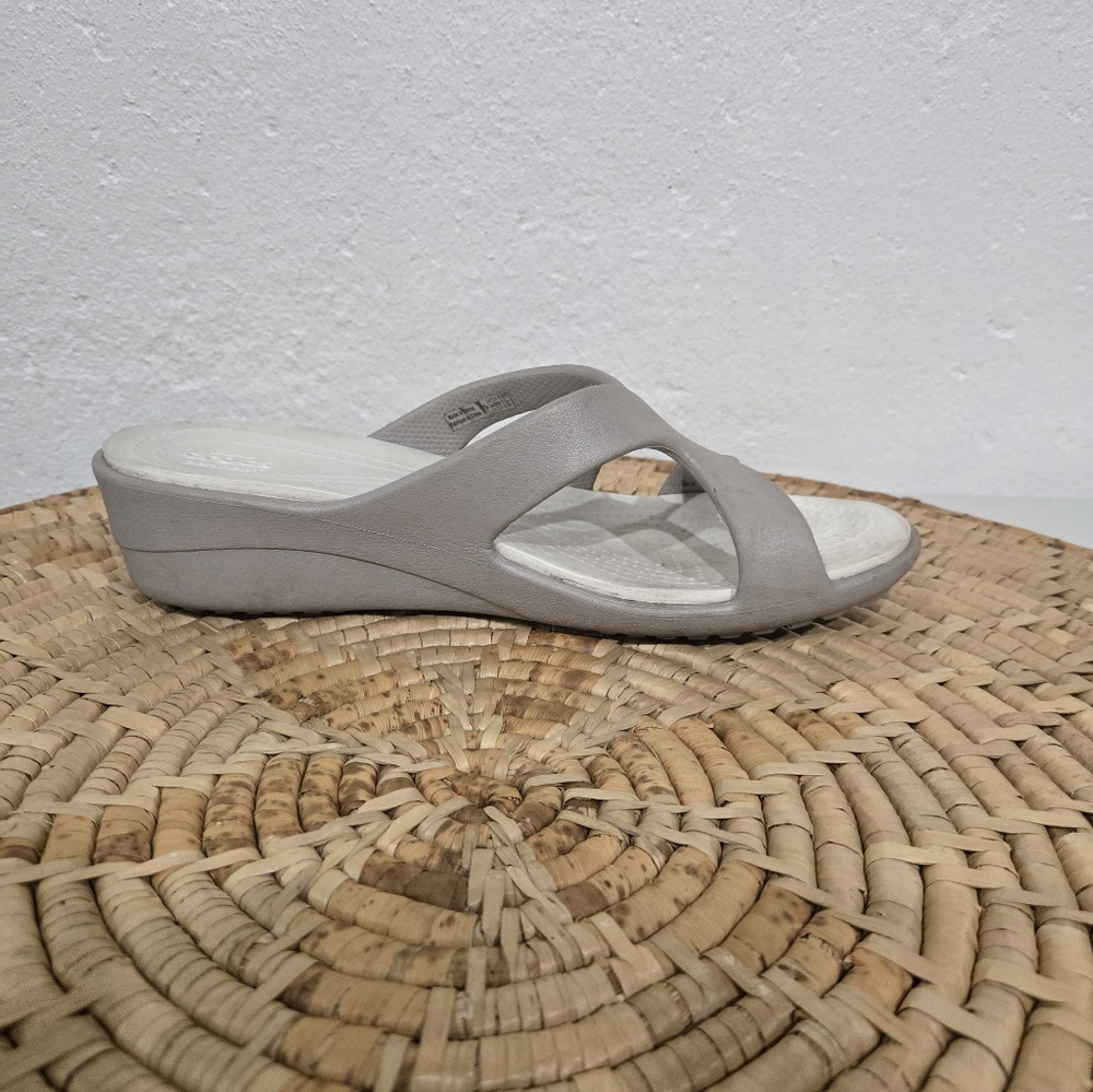 CROCS Women's Light Gray Sandals - Picture 4 of 7